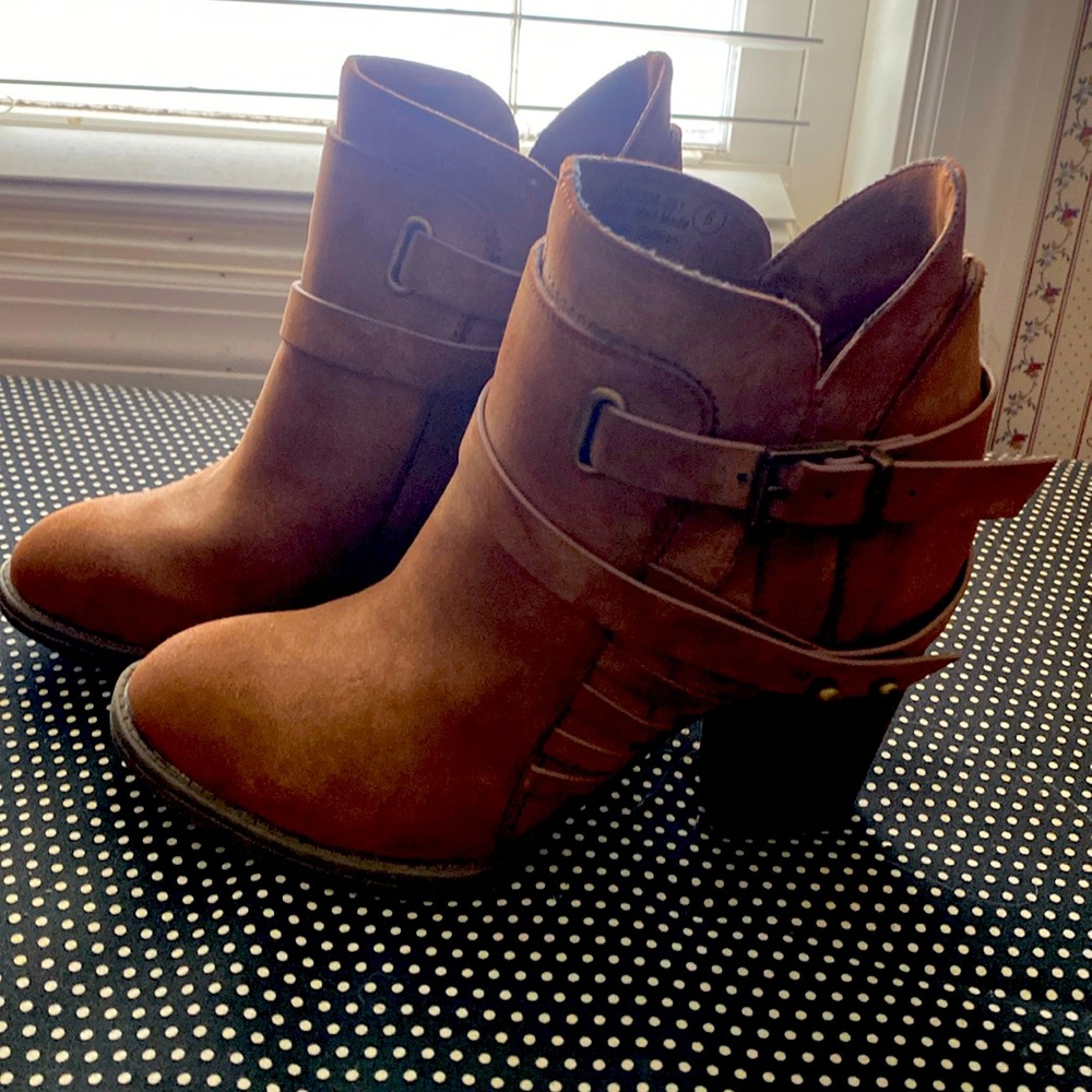 Brand new women’s boots